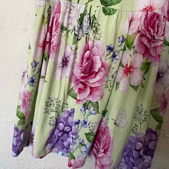 Posh Peanut Floral Top - Picture 3 of 5